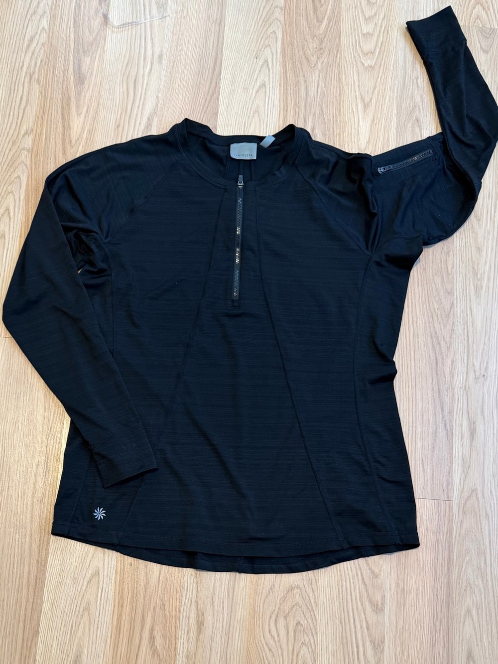 Athleta XL Black Long Sleeve Quarter-Zip Pullover Sleeve Zip Pocket Stretch
